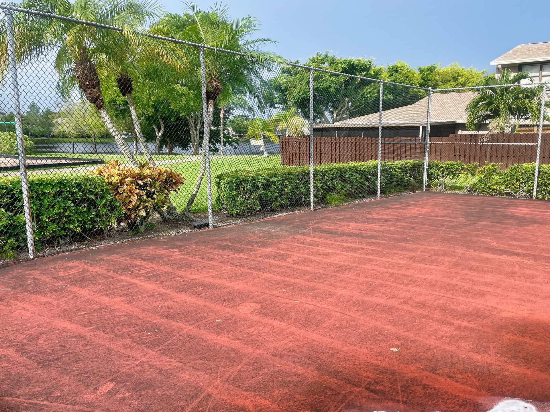 VSP-Softwash-Tennis-Court_1a-min (1)